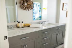 Customizable Bathroom Furniture Bathroom Vanities Cabinets design-PR-BK131